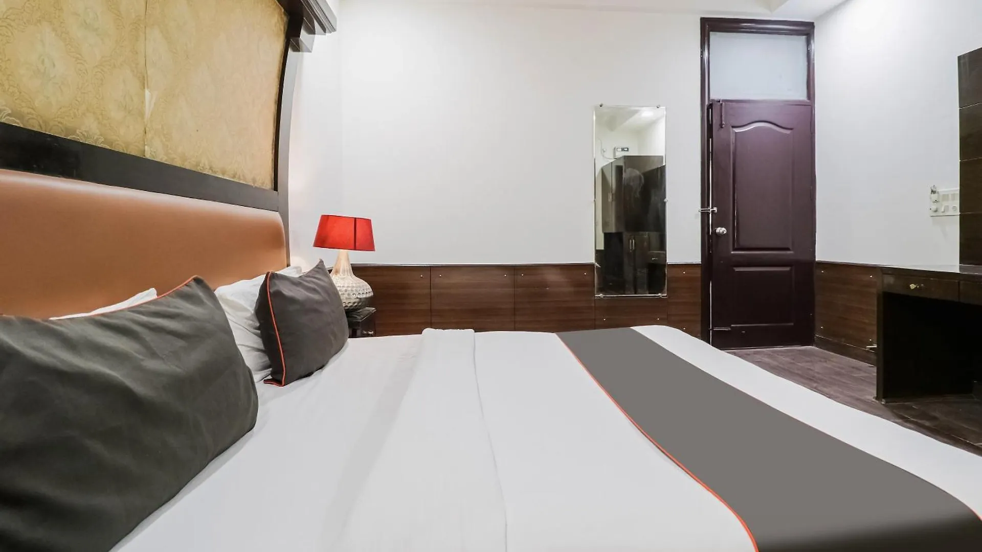 Collection O Radiant Inn Gurgaon India