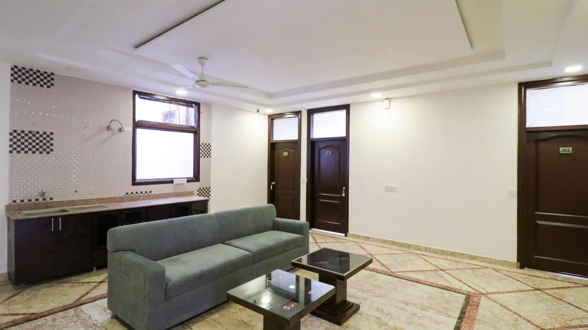 Collection O Radiant Inn Gurgaon 4*,  India