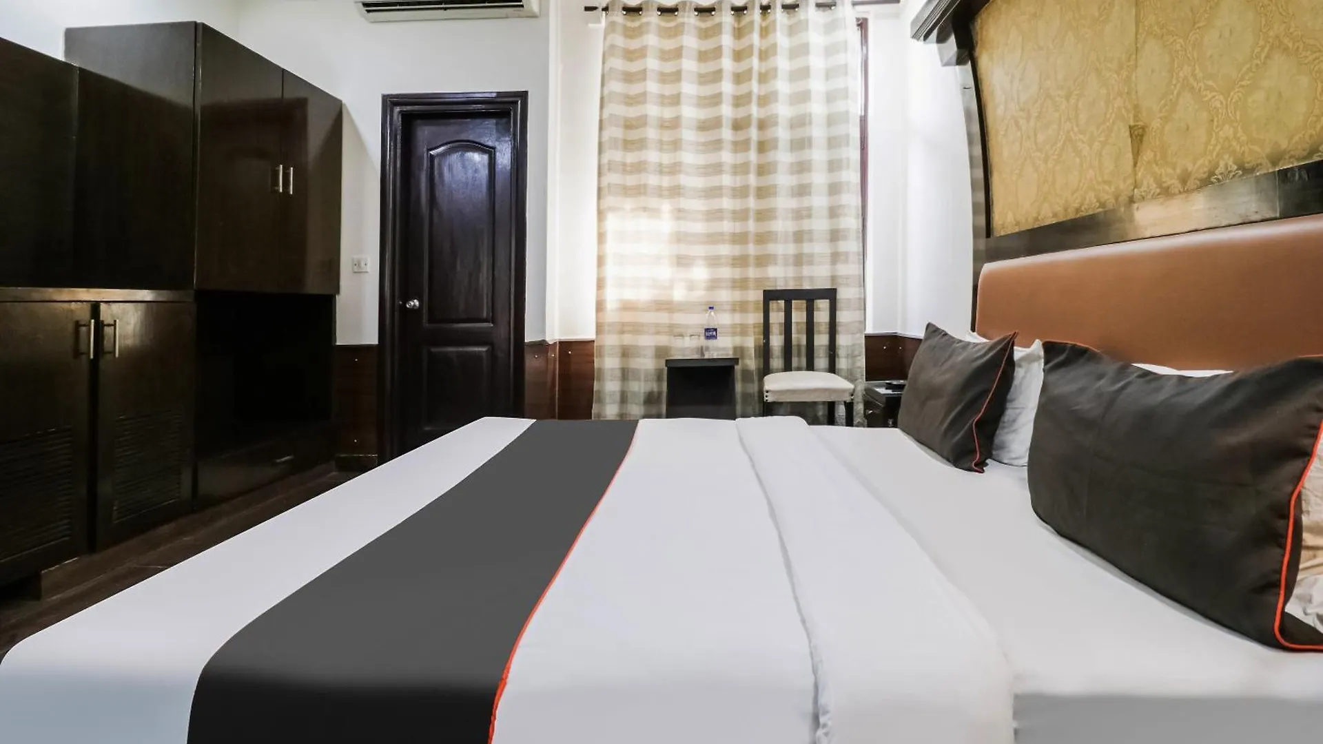 Collection O Radiant Inn Gurgaon Hotel